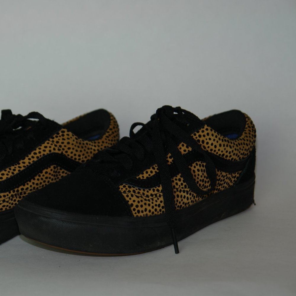 SOLD ———- VANS Old Skool Tiny Cheetah Print Snakers 7.5